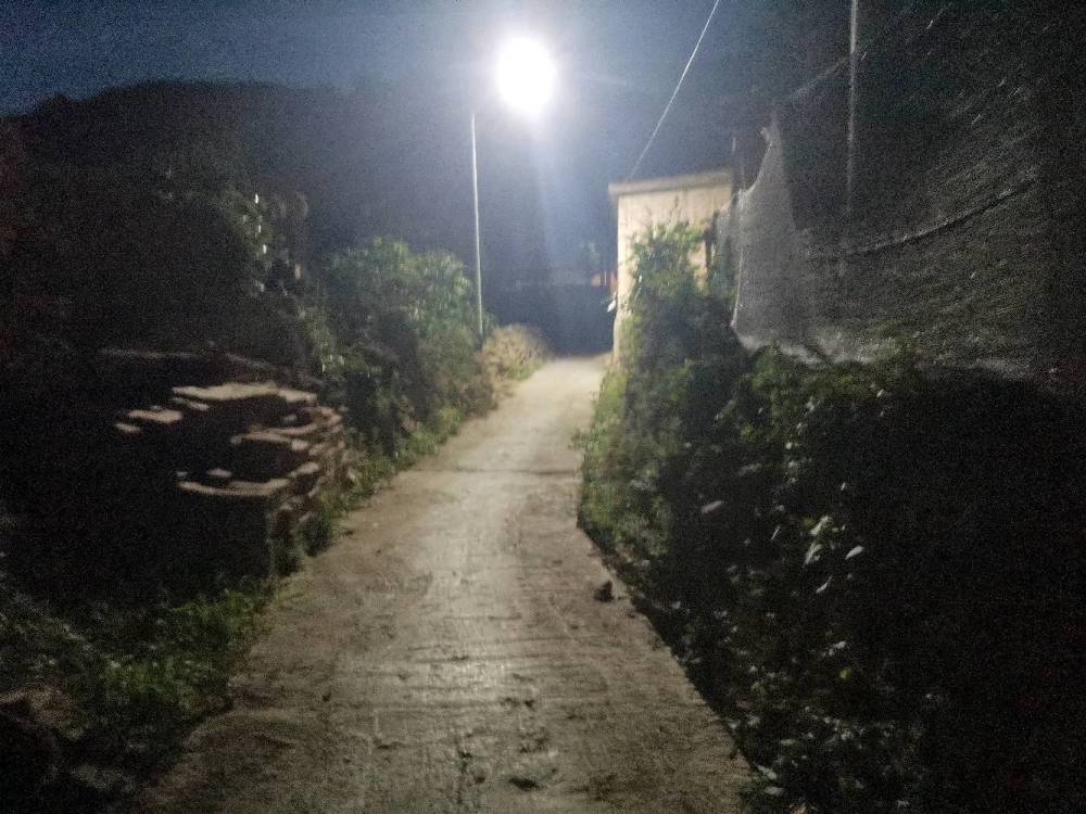 "这就是最朴实,最真实地回答. 农村,一年四季都有一道美丽的风景.