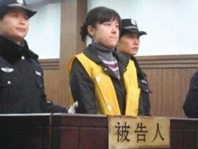 重庆亮点茶楼黑老大案件回顾:组织威逼强迫妇女,只为聚敛钱财!