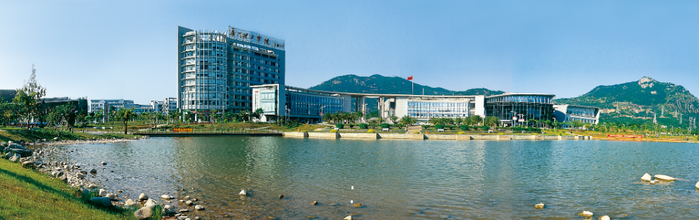 2000年福建高级工业专门学校与福建中华职业大学合并组建福建职业