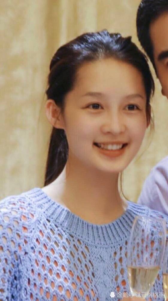 李沁素颜无修照:面露苦相,但皮肤状态还算不错
