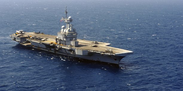 法媒:法国新一代航空母舰确定,仍采用核动力,排水量达7万吨级!