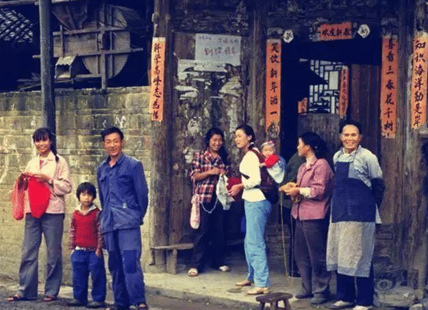 80年代老照片让你热泪盈眶的照片让你勾起怀旧的心