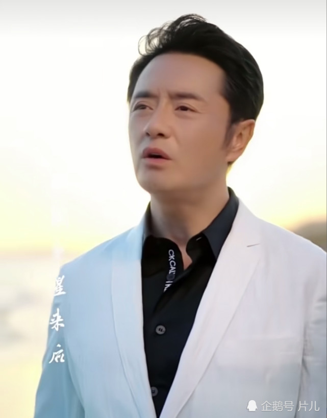49岁歌手黄格选罕见露面,曾被誉为歌坛"忧郁王子"