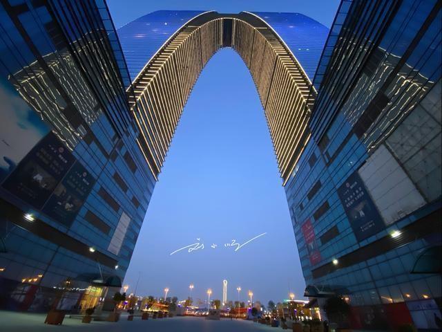 苏州最著名的地标建筑,大家都叫它"大秋裤",却忘了它的真名