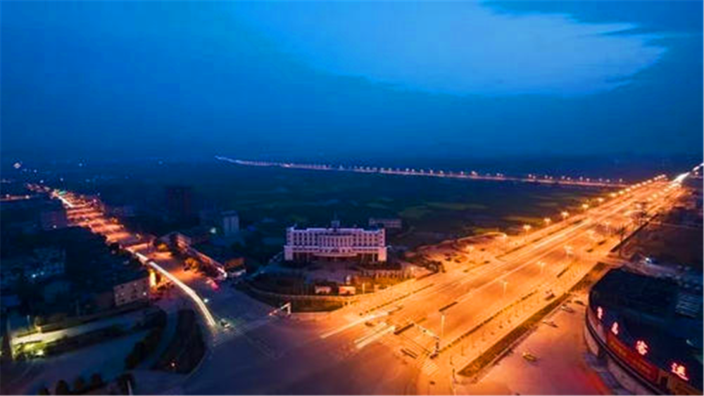 县  经济总量不大_2015中国年经济总量(3)