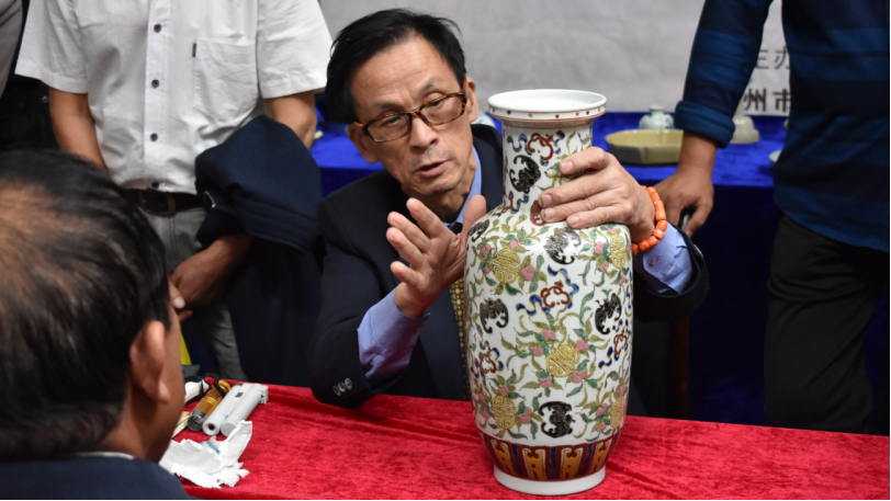 男子带了根"萝卜"去鉴宝,专家:要么收藏,要么上交,千万别卖