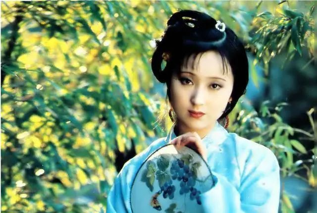 周璇,毛舜筠,陈晓旭,陶慧敏,蒋梦婕谁演的林黛玉最像?