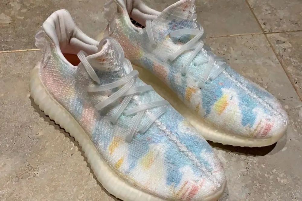 yeezy 350 搞了个"亲友限定"配色,难得广受好评