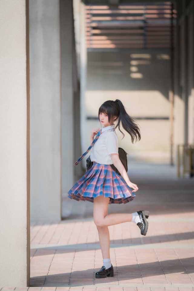 jk少女,康康裙子"万佳灯火"!