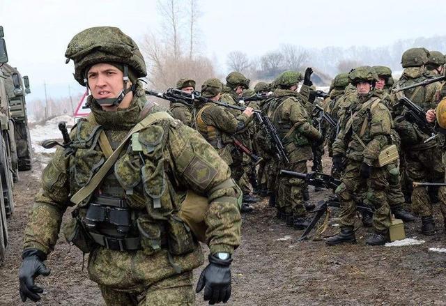 图为俄军空降兵与白俄罗斯特种部队联合训练