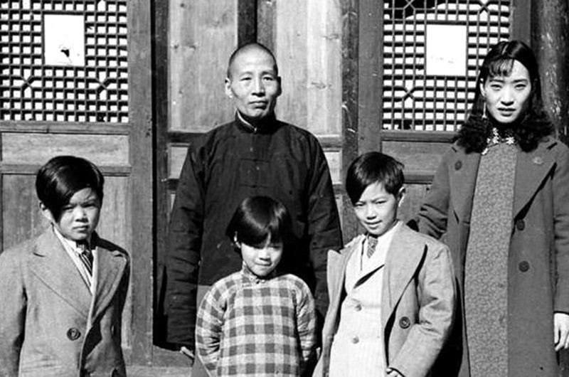大地主刘文彩62岁去世,四个儿子没有一个成器,他们的结局如何?