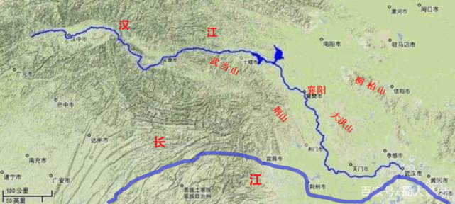 汉江是古代南北交通的大动脉,而襄阳就是汉江的咽喉,所以襄阳是古代