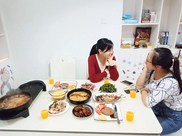 能找到一个每天愿意为你下厨的老公也是一种幸福,有多少女人白天工作