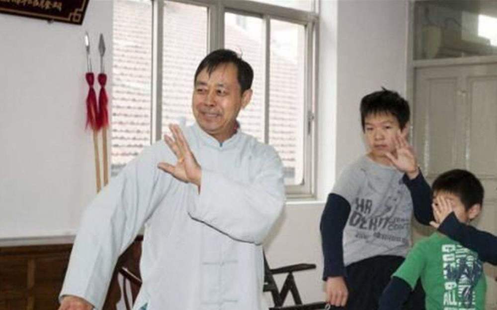 马保国被“禁赛”，武术大师或面临退役，68岁高龄沦为体坛笑柄