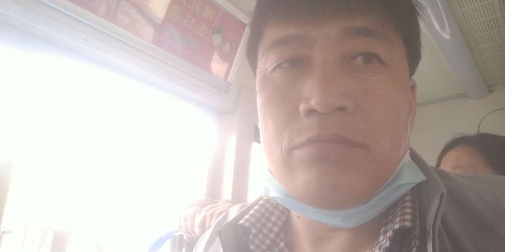 00后美女未婚生子突患血癌男友卖房搭救：孩子不能和我一样单亲