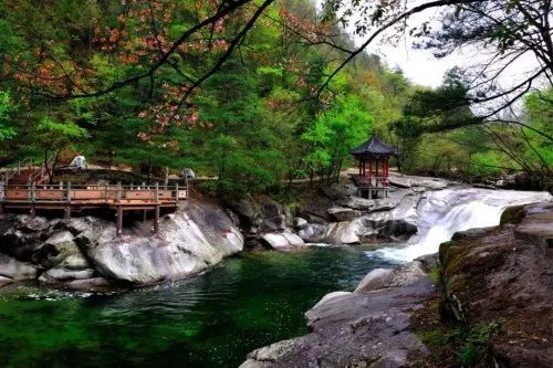 免费开放日当天,所有游客免门票游玩华阳景区(观光车费自理),景区