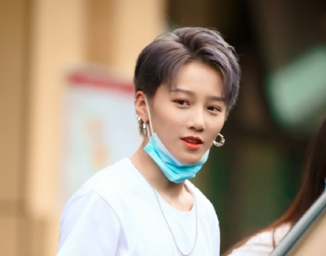 继刘雨昕孔雪儿后,虞书欣也被央视点名,失去c位未来仍