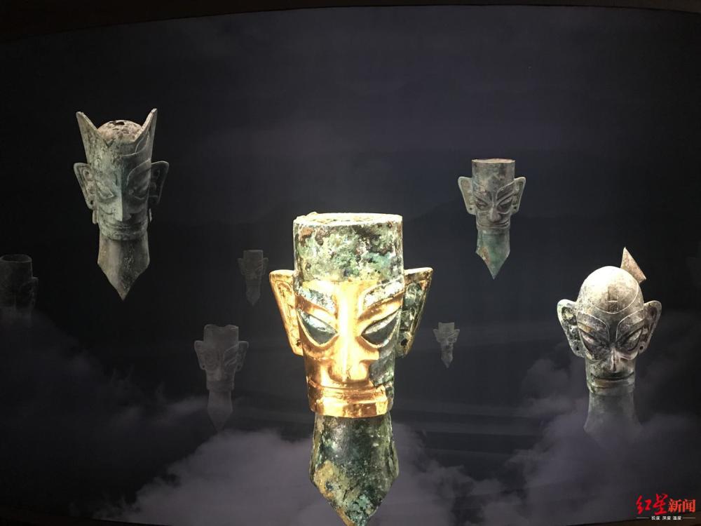 他只去过一次广汉三星堆博物馆,因为他觉得里面的东西自己早都看过了.