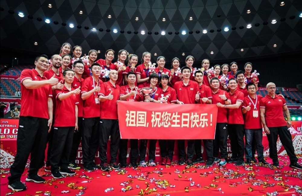 中国女排获感动中国年度人物,期待2021奥运,女排精神值得追捧和学习