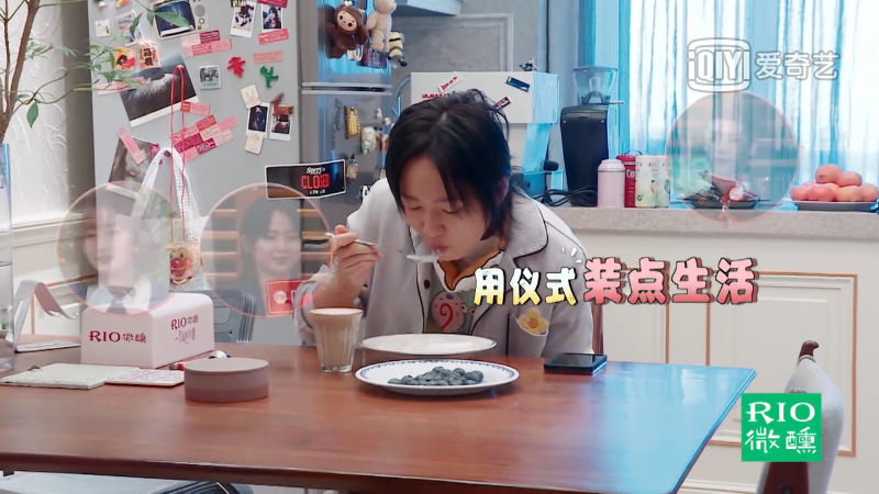 周笔畅分享减肥餐，自律运动展现完美肌肉线条，低调享受独居生活