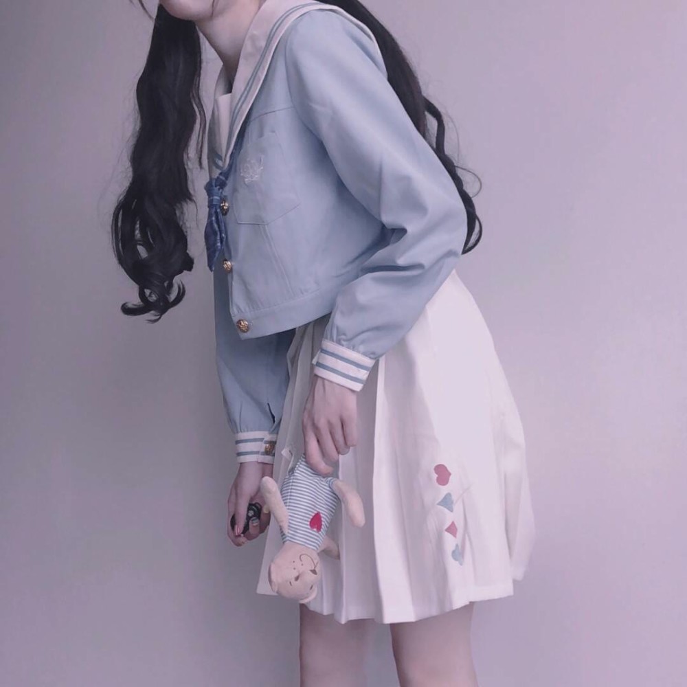 不露脸女生头像:不等了,就当风没吹过,你没来过,我没爱过!