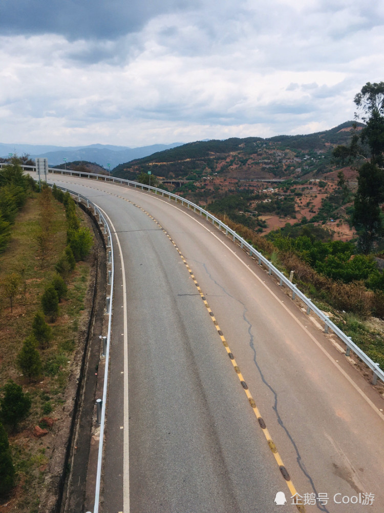 从大理到保山,杭瑞高速公路大保段沿途的风景,仿佛置身仙境