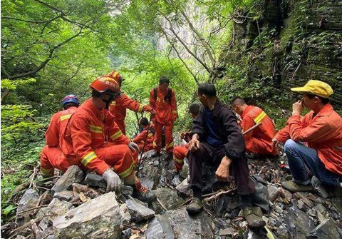 张家界翼装飞行女生身亡,遇难原因