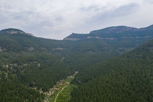 周末自驾游济南平阴大寨山,现在不让上山,只好在山下航拍一下