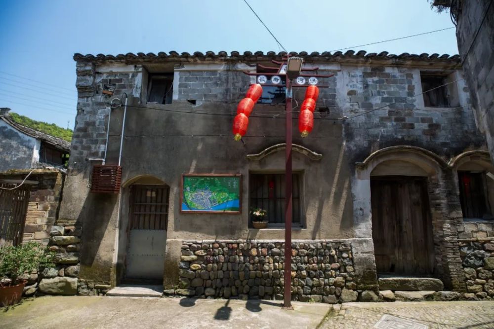 河洪村这个村就是—更因长寿而闻名.