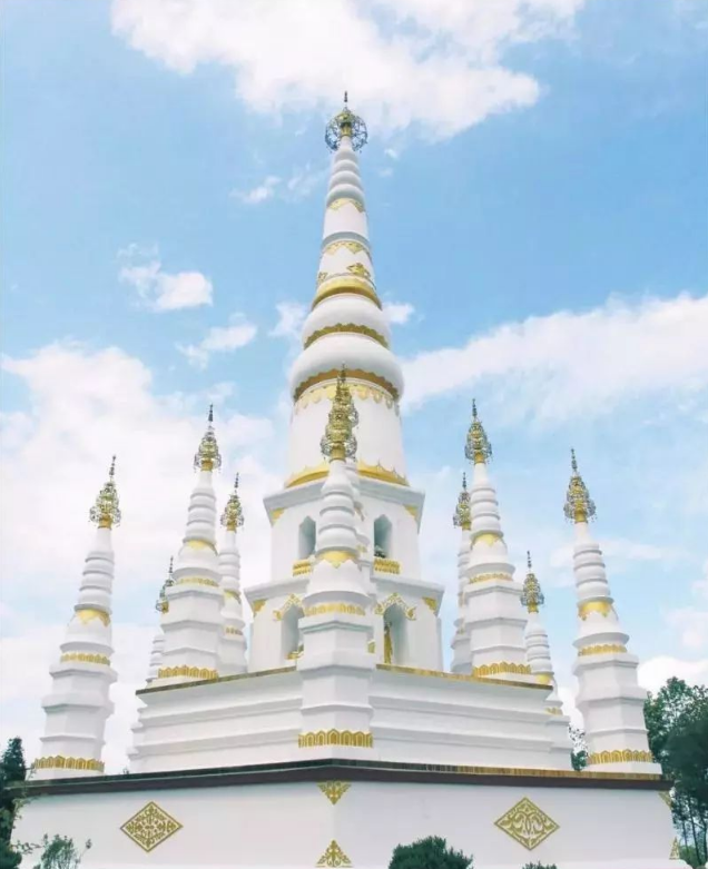 乡村旅游看临沧丨耿马自治县景点—— 景戈白塔