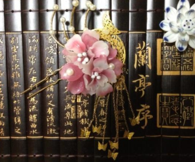 灵签占卜:假如你在古代,出门会戴哪一只珠花?测你是哪