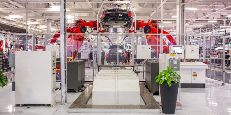 [宝德股份股吧]特斯拉将为其弗里蒙特工厂安装更多生产机器人 以提高产能