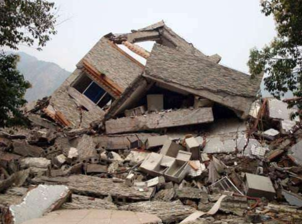 当地震后,房子受损倒塌的老百姓们,房贷还需要还吗?