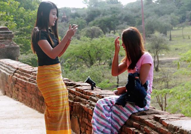 中国游客到缅甸旅行,看见当地女孩的真实生活,难怪想