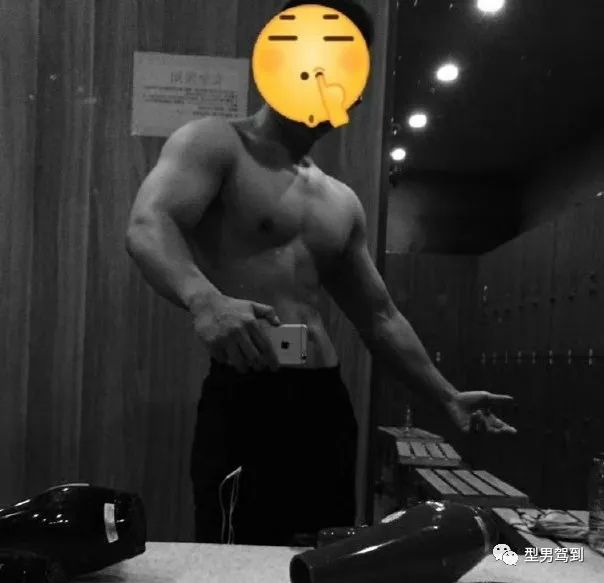 北京肌肉医生引发舔屏，网友纷纷求打针