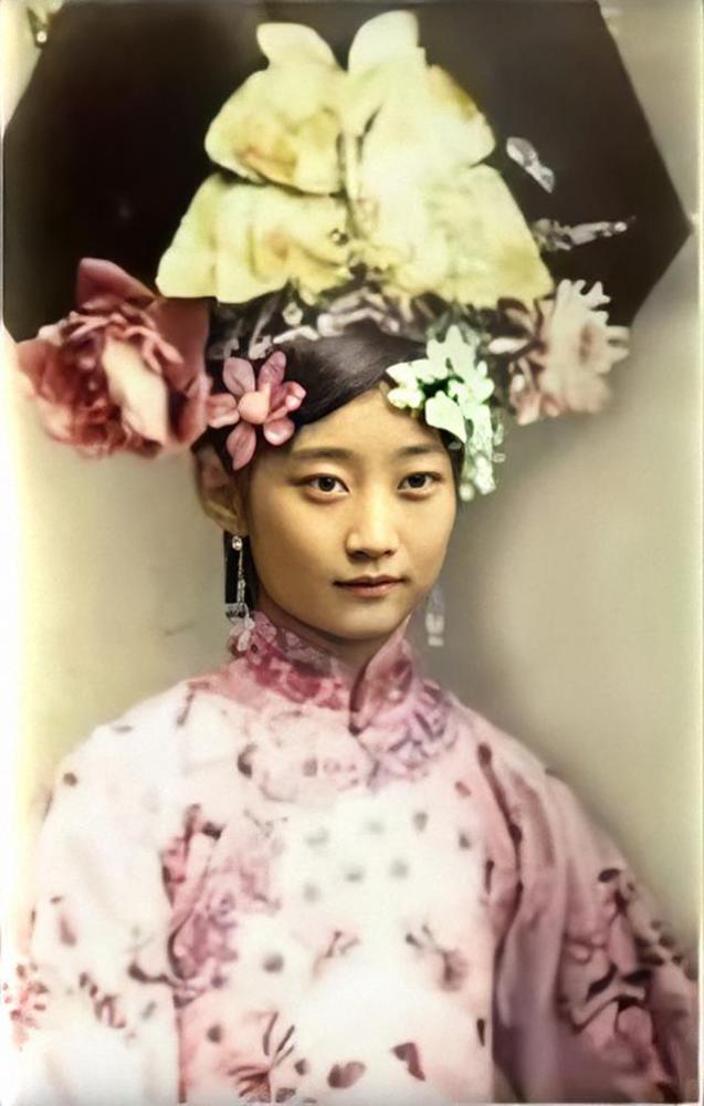 川岛芳子,汉名金碧辉,清朝肃亲王善耆第十四女,川岛浪速的养女.