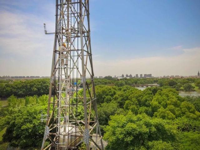 按下5g建设"加速键"!松江铁塔:年内再开通800个基站