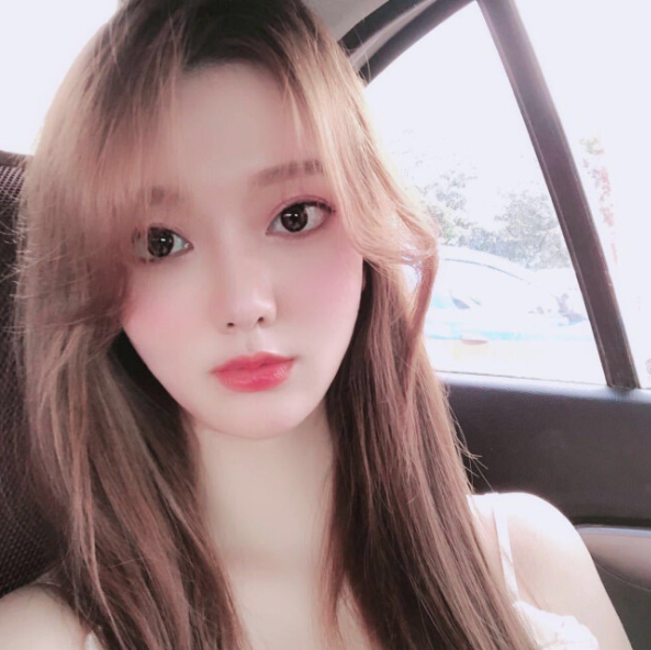 首先,你要明白一个女生给你发自拍的意技.