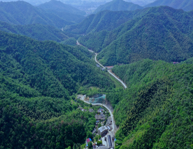 泾县沙茂公路起点位于黄村镇沙园村接103省道,经溪口大桥,接茂林镇