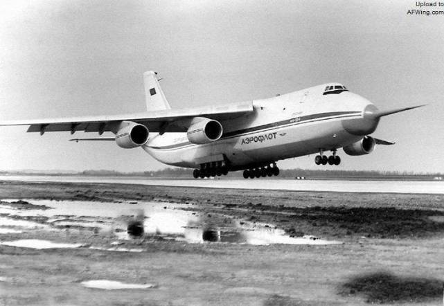 400吨级的空中钢铁巨兽,安-124"鲁斯兰"运输机