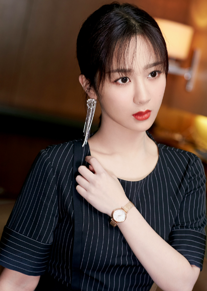 杨紫的逆袭之路,普通女孩如何脱颖而出?这3点很关键!