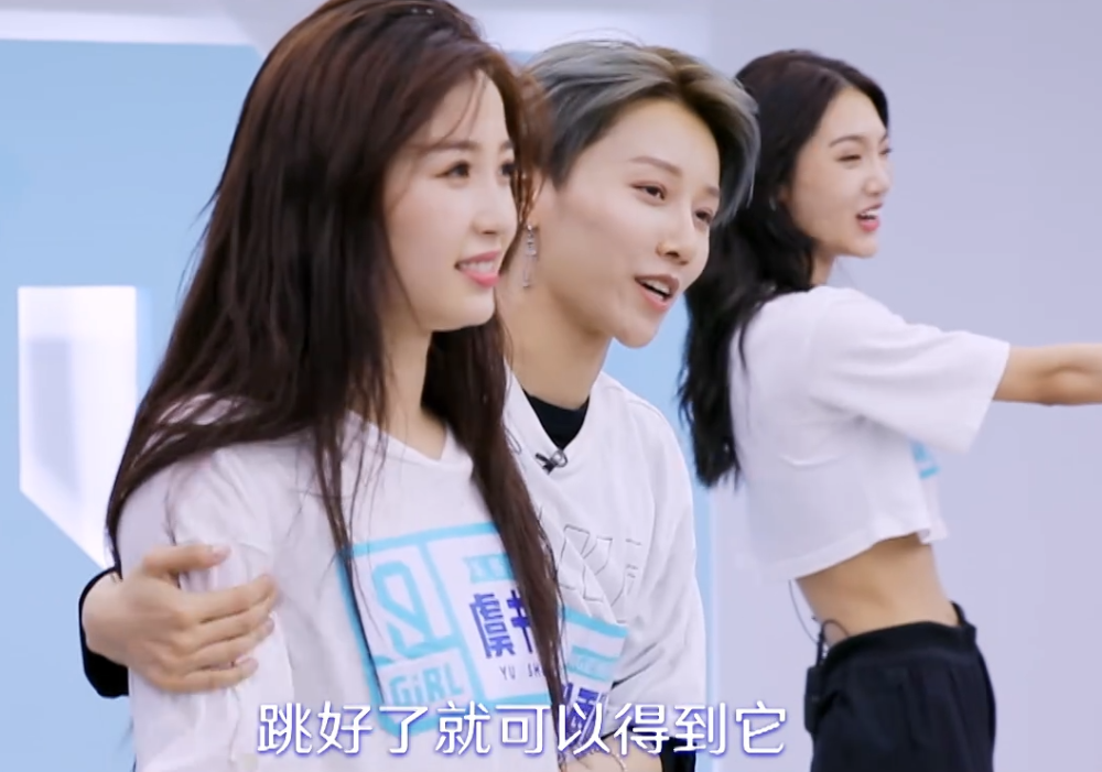 青你2：Lisa组训练虞书欣“捣乱”惹众怒，看清刘雨昕做法，宠坏了