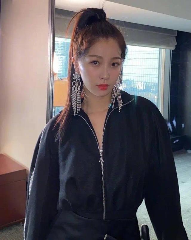 赵小棠刘雨昕发型展露流行趋势，貌美还实用，让女明星们都种草