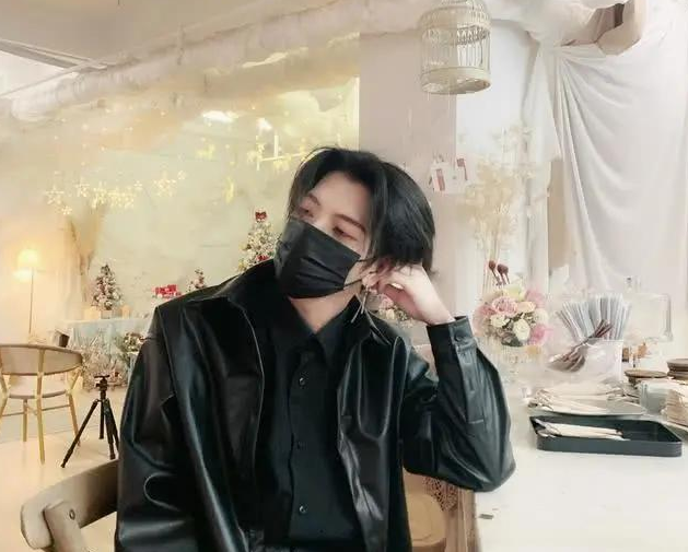 七鹤大人终于晒出女友照片,看清她唯美的正脸,这不是鞠婧祎吗?