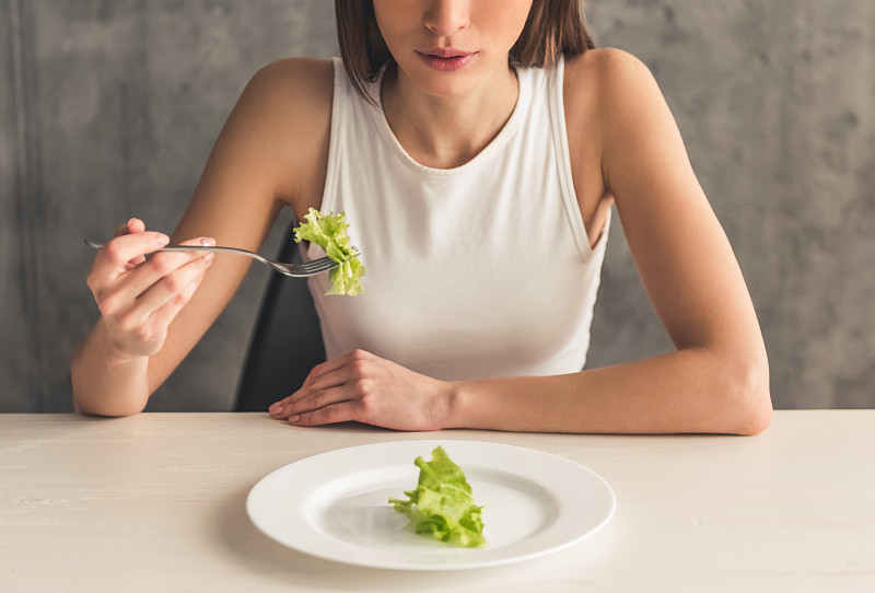 如何降低体脂率？按照这套方案锻炼，拥有最健康的体脂率