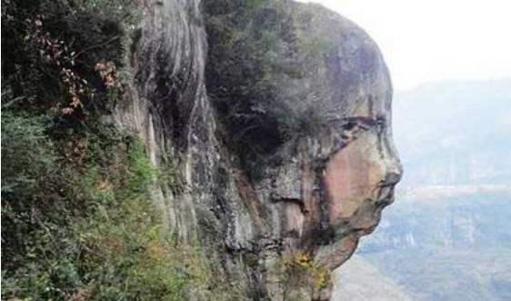 重庆深山"怕痒石,一挠就哈哈大笑,镜头记录全过程!_腾讯新闻