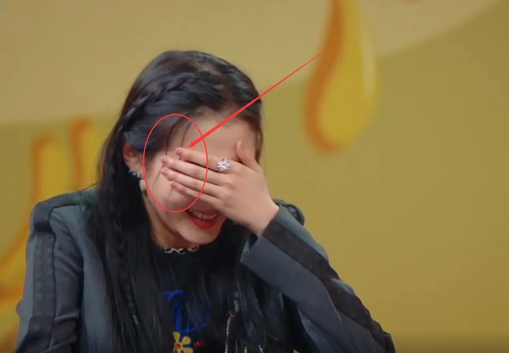 喜欢“无痕美甲”的3位女明星，明明很贵却像没做过，贫穷限制我的想象