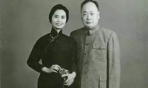 1988年,一名农妇来到北京,得知其真实身份后,惊动上级