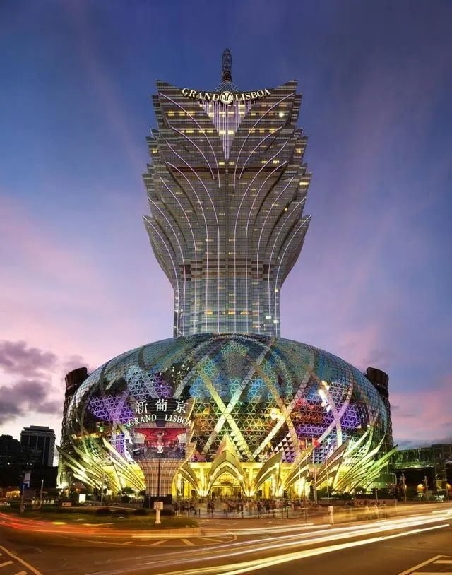 "赌王"何鸿燊打造的澳门第一高楼,曾入选世界20座标志性建筑