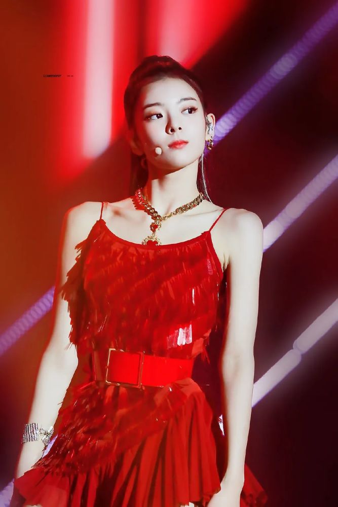 娱乐圈最美头骨，比肩Jennie的原来是她啊！